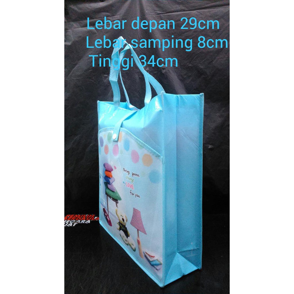 

Tas kain goodie bag 2 motif ukuran 29x43x8 dijual satuan lembar