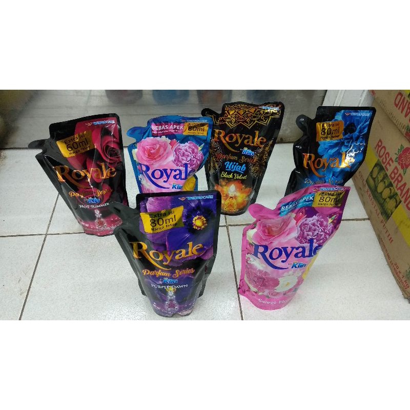 ROYALE SOKLIN PEWANGI DAN PELEMBUT PAKAIAN 800ML