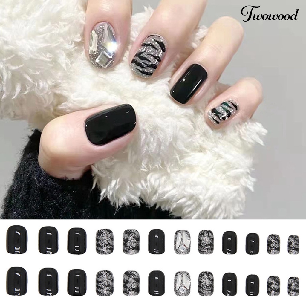 Twowood 24Pcs / Kotak Kuku Palsu Bahan ABS Warna Hitam / Silver Untuk Nail Art