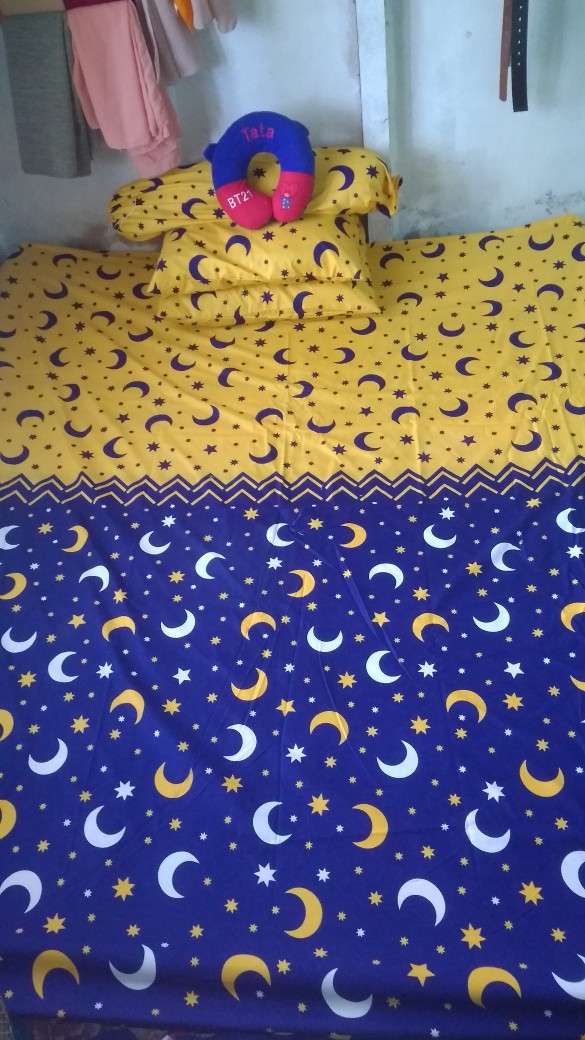 Sprei Motif Bulan Bintang Katun Lokal 180x200 Starmoon
