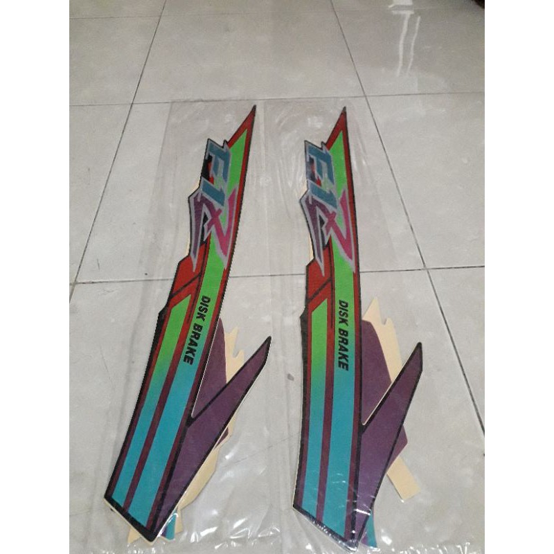 STRIPING STIKER LIS BODY MOTOR YAMAHA FIZ R SPORTY 1995 HITAM