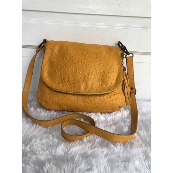 Vera Pelle Sling Bag Preloved