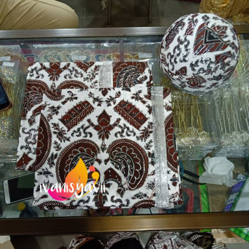 Set Jarik + Blangkon Pengantin, Motif Semen Putih