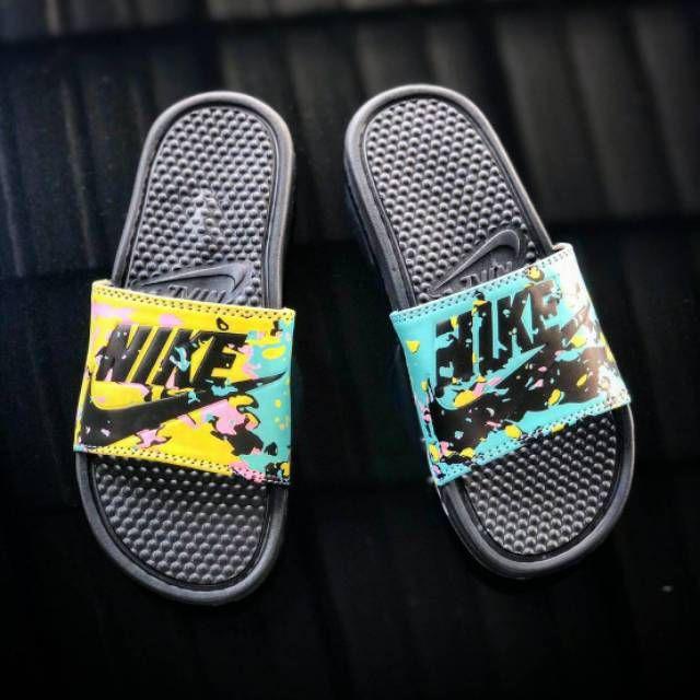 Sandal Nike FLIP FLOP Benassi Grade Ori Vietnam, Sandal Slop PriaNike Benassi, Nike bennasi Slides.-Swoosh kuning-tosca