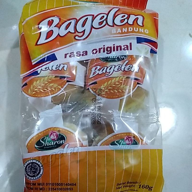 

Roti Kering Bagelen Bandung ( 1 bks isi 10 pasang roti kering )