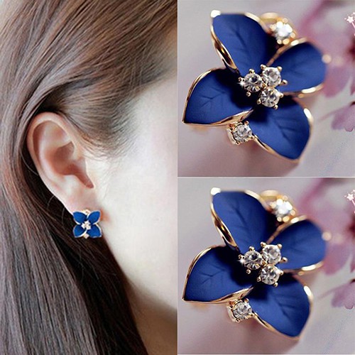 Anting Tusuk Elegan Bentuk Bunga Berhiaskan Berlian Imitasi Menawan untuk Hadiah Natal Gadis Imut