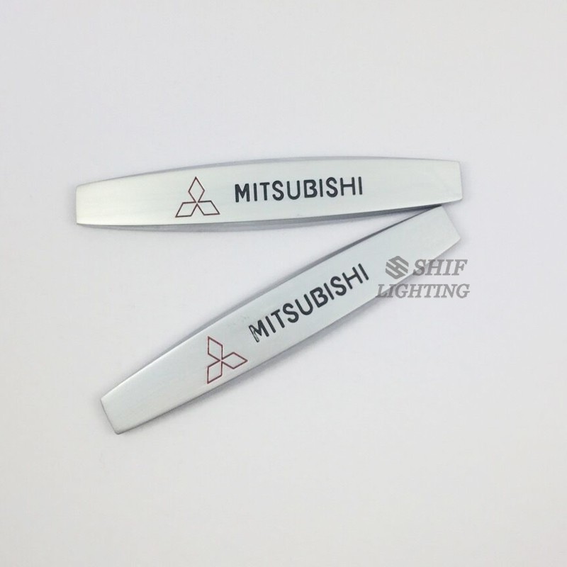 2pcs Stiker Emblem / Label Nama Bahan Metal Untuk Mobil MITSUBISHI