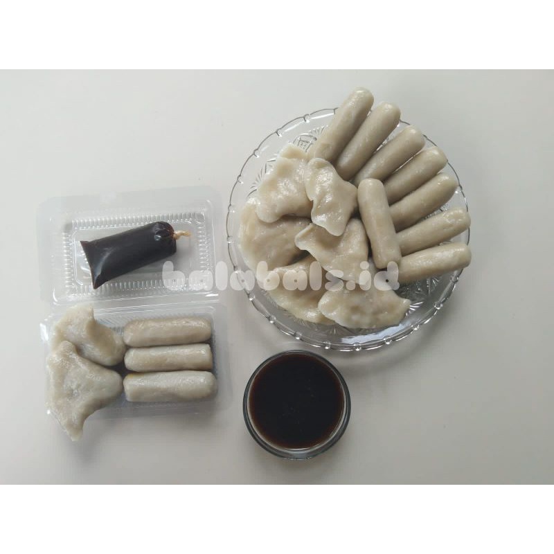 

Pempek ikan kakap (dapat cuko)