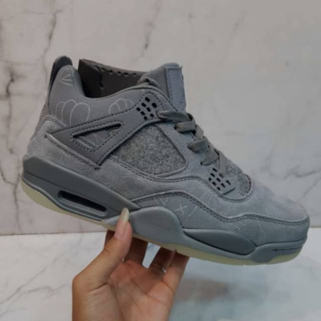 kaws 4