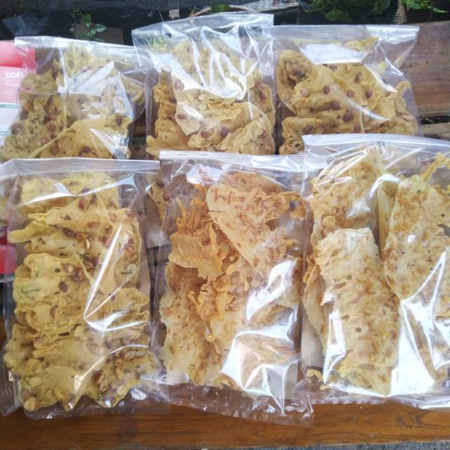 

Rempeyekkk kemasan kacang tanah, kacang ijo , rebon