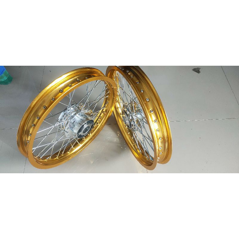 sepasang velg Supra x125 UK 185/215/17