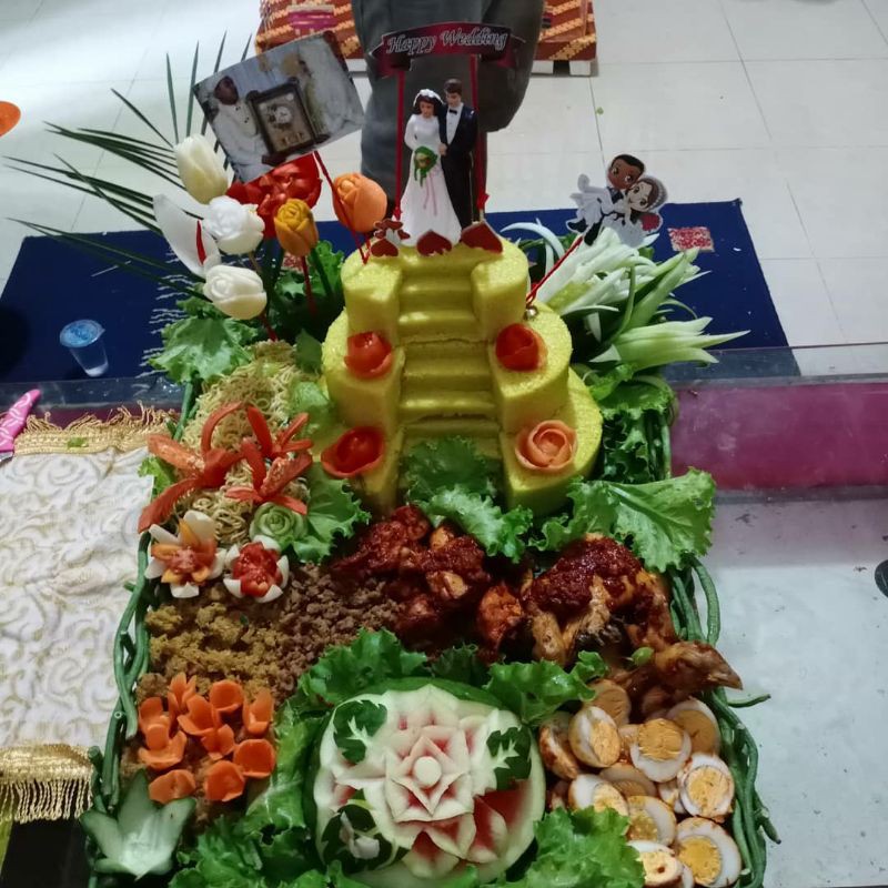 

wedding tumpeng