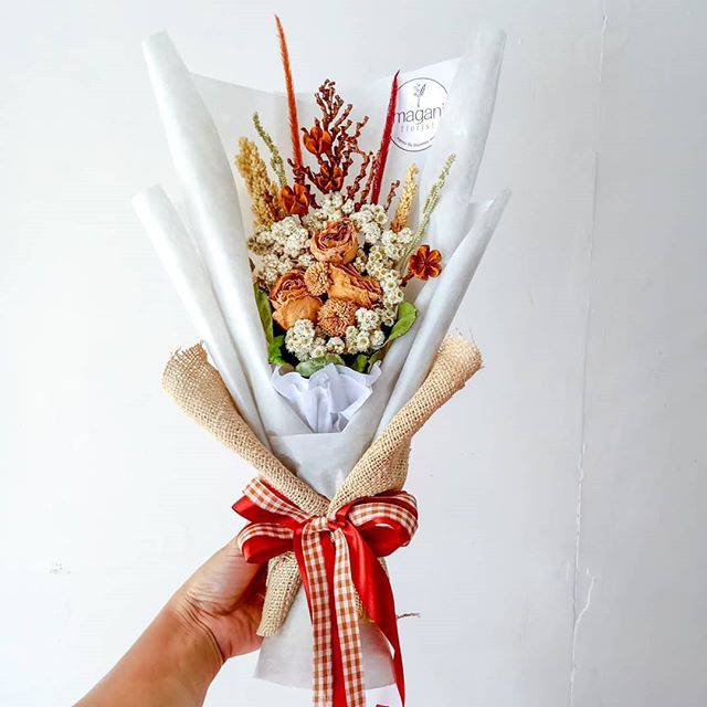 Buket bunga  kering wisuda  Shopee  Indonesia