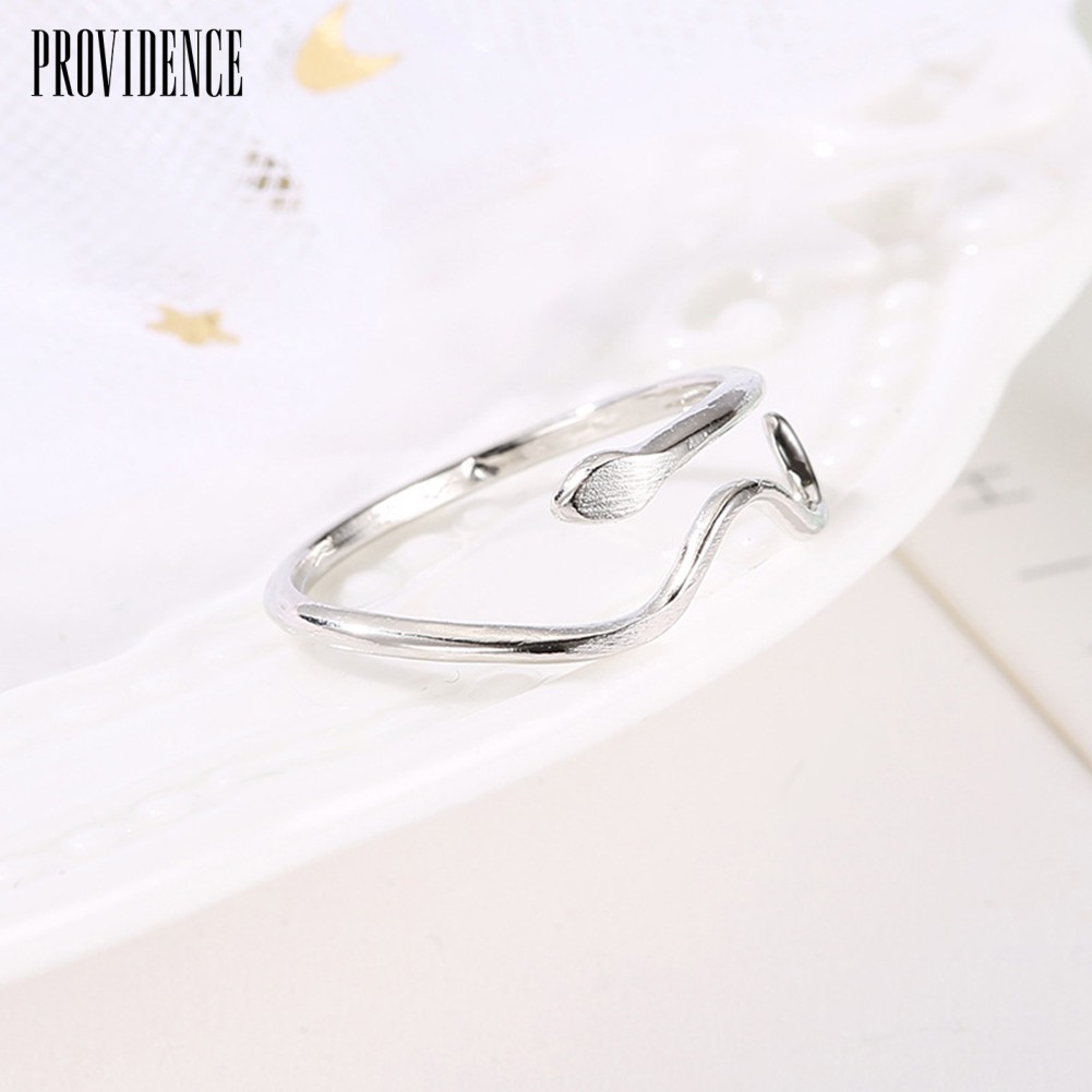 Providence Fashion Adjustable Water Wave Ripple Finger Ring Party Jewewlry Decor