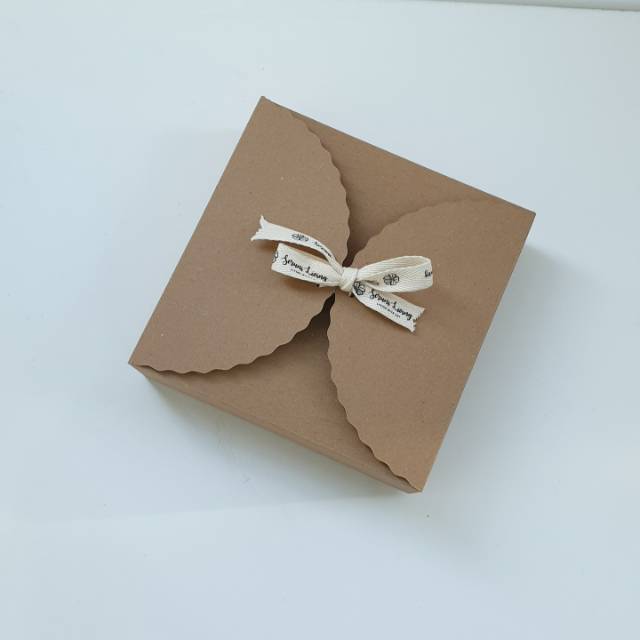 

Seruni Living Box Hampers serbaguna ukuran 20x20x5.5