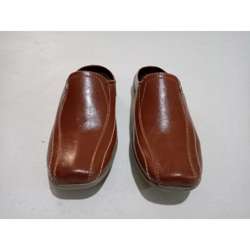 sepatu sendal pria/bustong pria/slop sendal pria warna tan