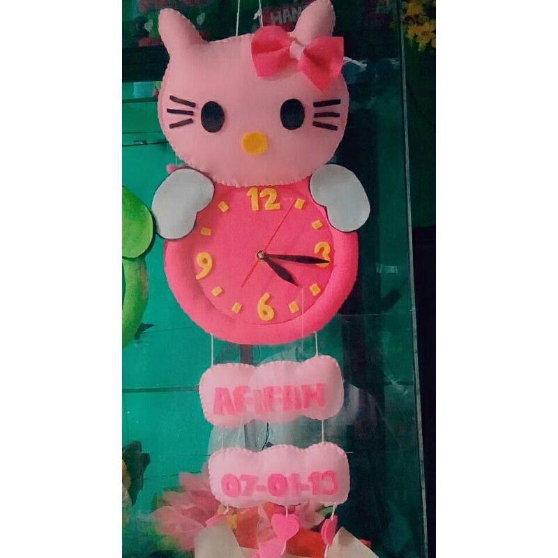 jam karakter / jam dinding hias / jam hello kitty