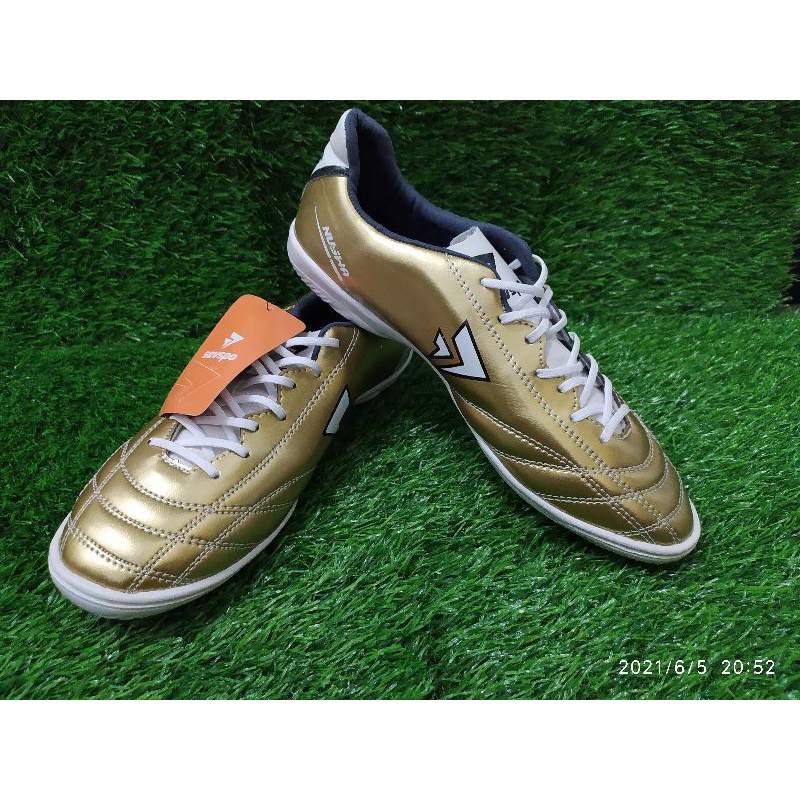 Sepatu Futsal Sevspo Nuswa White Putih Gold Emas