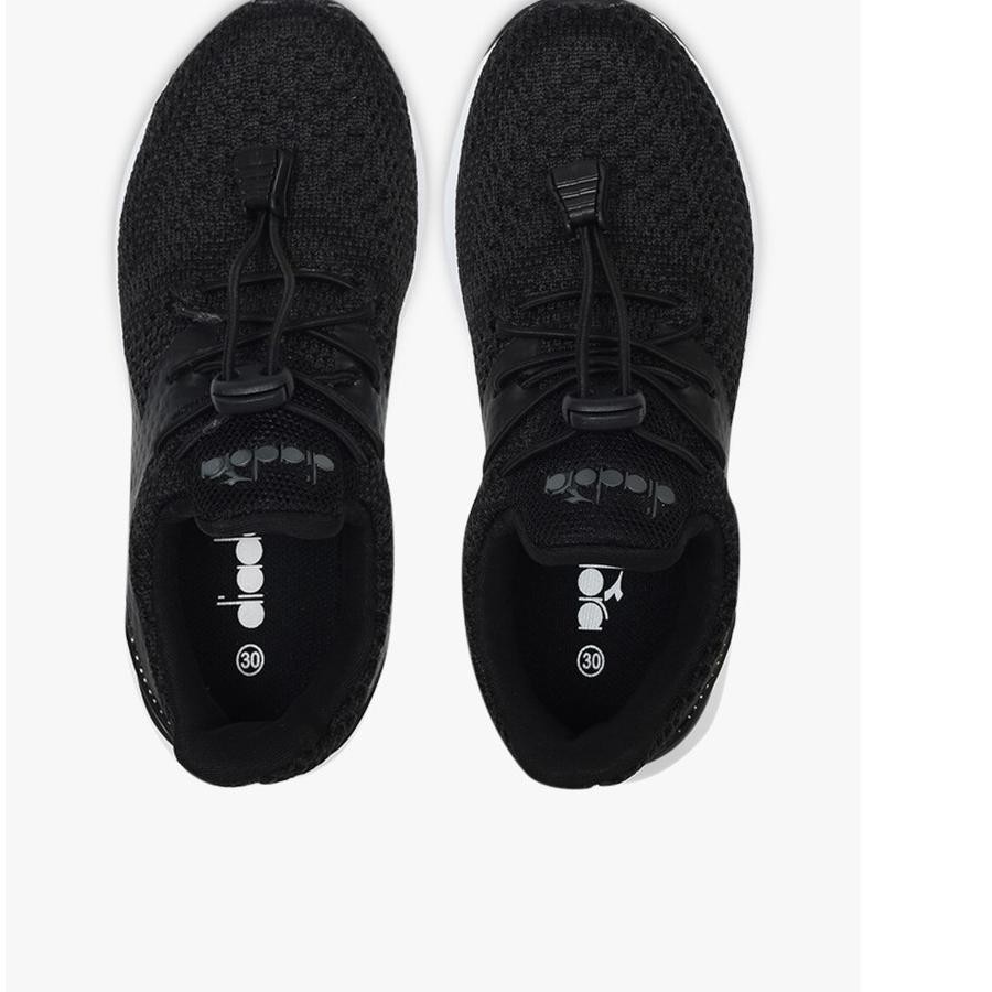 black diadora shoes