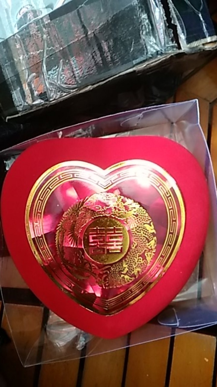 Set Kotak Perhiasan Bentuk Love List Emas