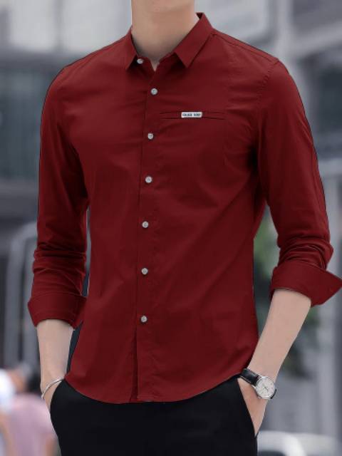 TOTOTAshop.Kemeja pria MOSKOW M-L-XLslimfit.Lengan panjang bahan cotton stretch,variasi LOGO di dada