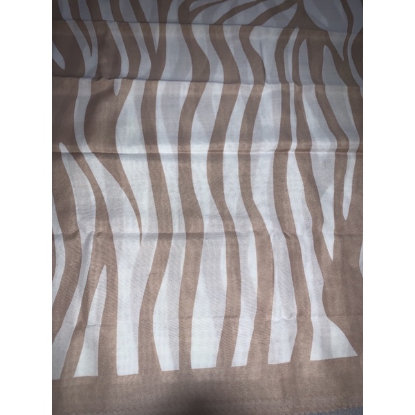 SEGIEMPAT VOALDENAY KW PREMIUM / HIJAB JILBAB SQUARE VOAL MOTIF LASER CUT-Motif 8