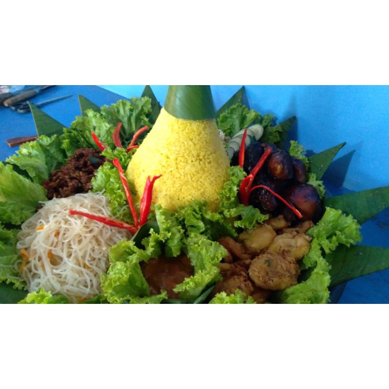 

Tumpeng