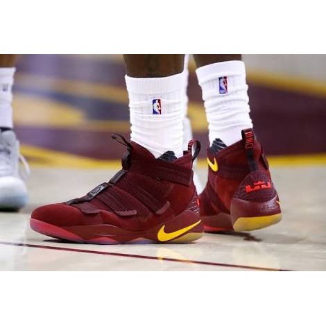 Hot Sale Nike Lebron Soldier 11 Cavs Maroon Premium Original/sepatu lebron