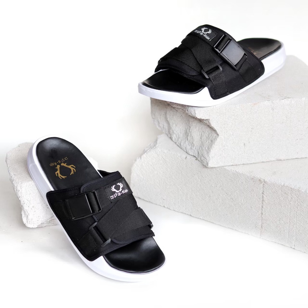 PANDEMIC BLACK ORIGINAL x KOJO Sandal Casual Hitam Pria Sendal Slide Jalan Santai Harian Slippers Hangout Main Kondangan Lebaran Slop Selop Karet Premium Slip On Remaja Dewasa Flip Flop Kerja Formal Sport Fashion S1 Footwear Keren Terbaru Kekinian Branded