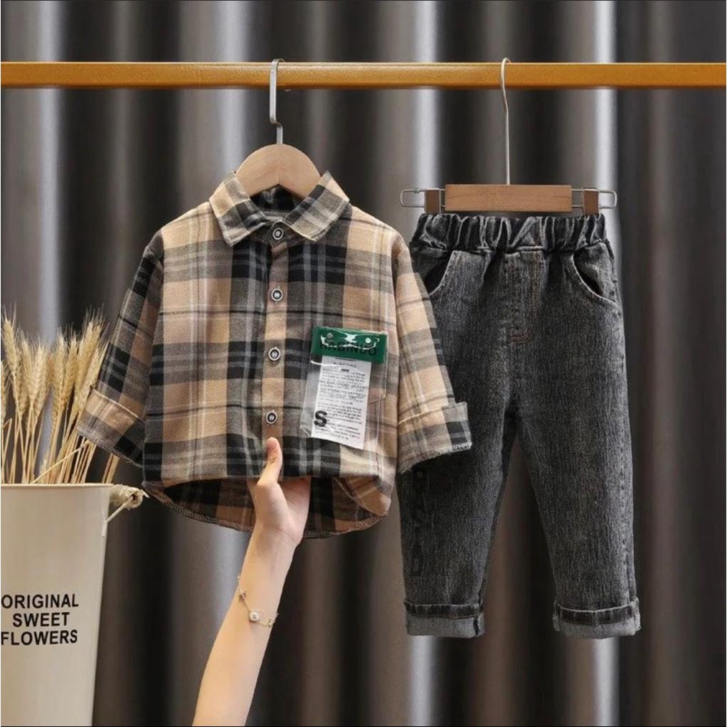 FASHION KEMEJA ANAK MOTIF FLANEL KOTAK-KOTAK / SETELAN BAJU ANAK KEMEJA ANAK LAKILAKI DAN ANAK PEREMPUAN USIA 6-10BLN 1-5THN / BAHAN KATUN CELANA COMBED PANJANG / ADEM DAN NYAMAN SAAT DIPAKAI ANAK-ANAK / OUTFIT TERBARU TRENDY SAAT INI KEREN DAN BAGUS