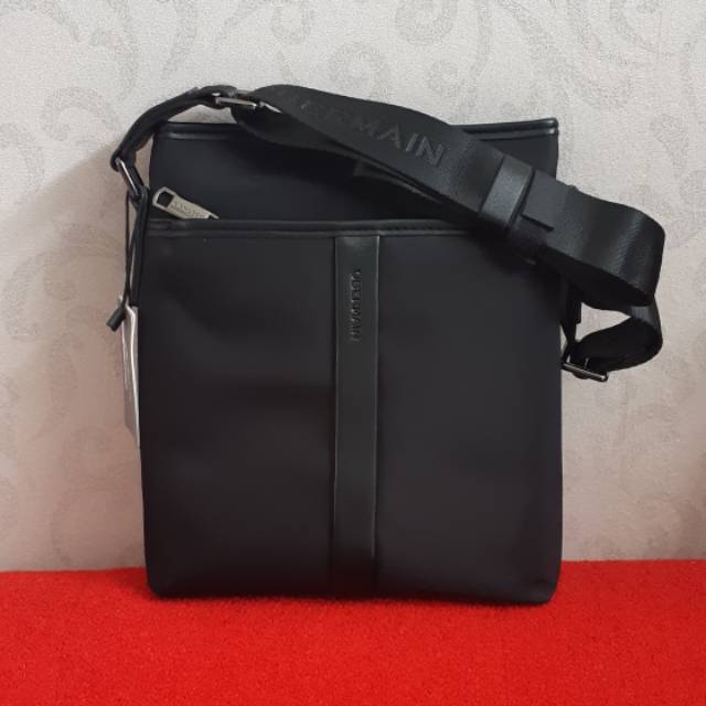 NEW...Sling bag OBERMAIN Original counter / tas slempang pria / sling bag hitam