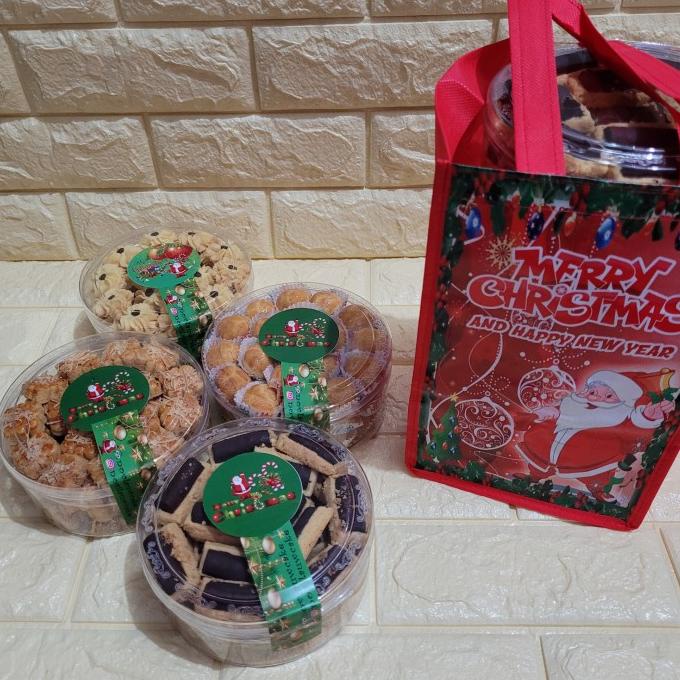 

PAKET KUE KERING NATAL B (ISI 4 TOPLES) PREMIUM WISMAN XCD521XS