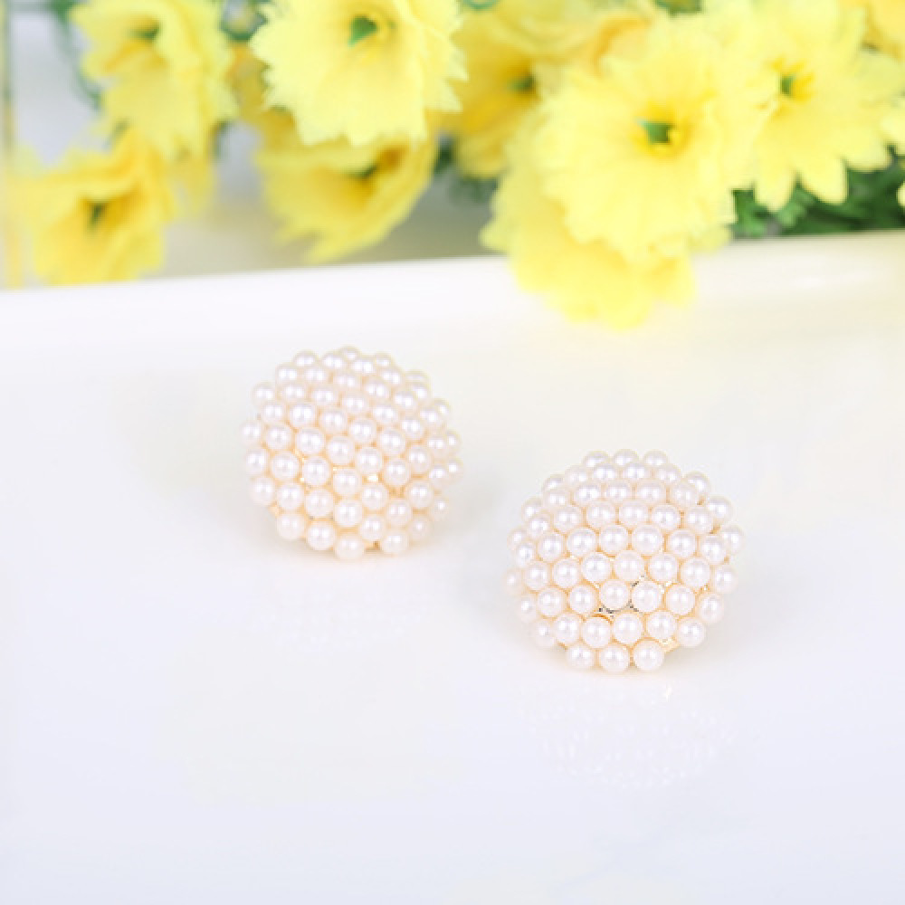 Anting Klip Tanpa Tindik Bentuk Bulat Geometris Aksen Mutiara Warna Emas Untuk Wanita