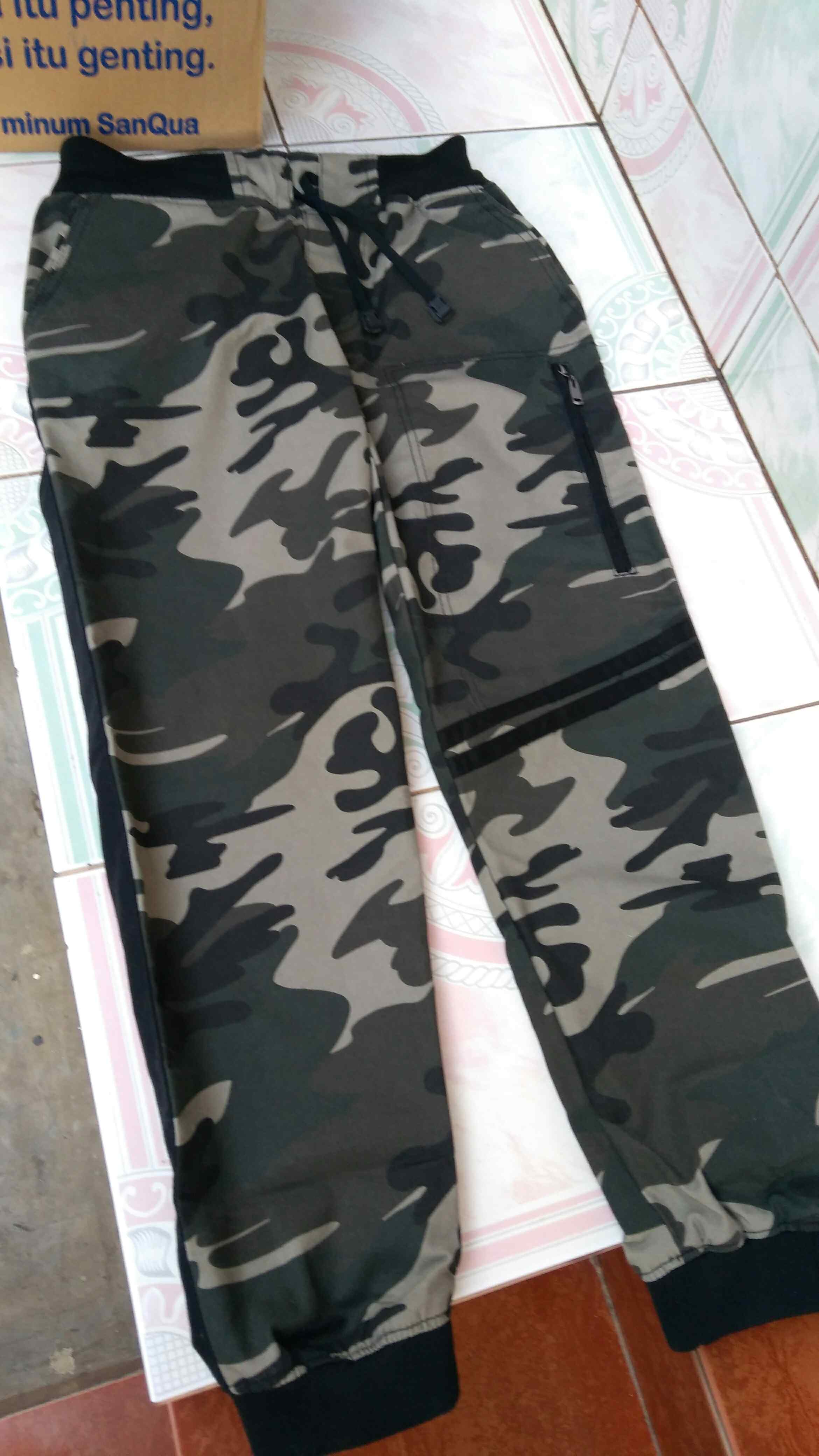  Celana  pria  jogger  loreng  army Celana  joger pria  army 