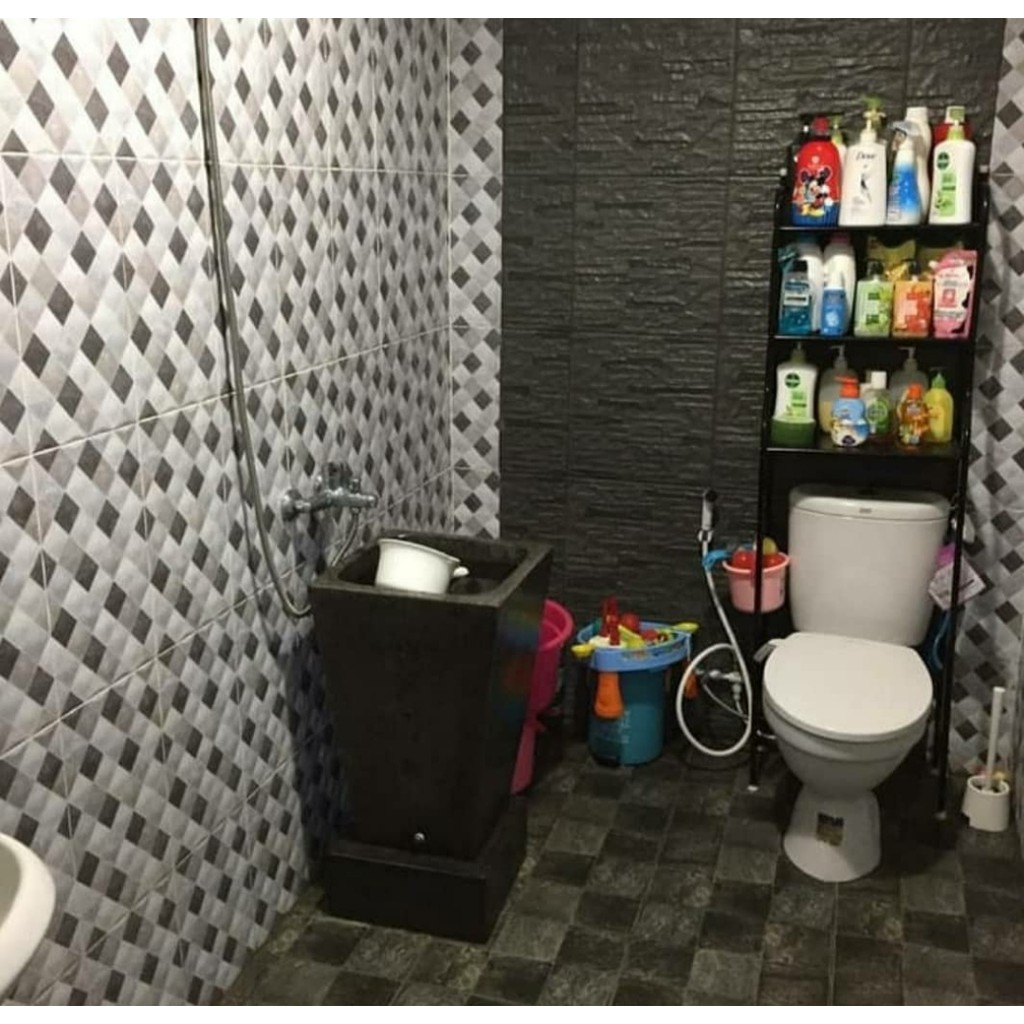 Bak Mandi Terazo Piramida Memberikan kesan modern minimalis pada kamar mandi anda dengan cat hitam