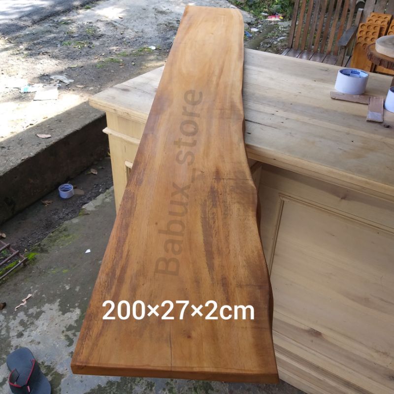 Papan kayu mahoni