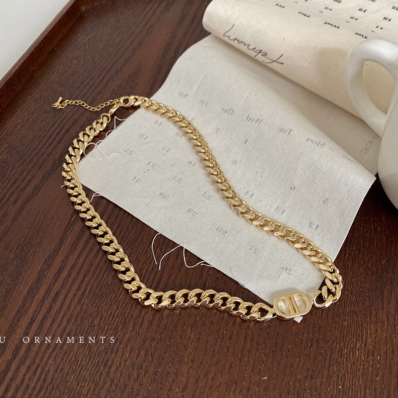 Kalung Rantai Ringan Mewah Simple Trendy Untuk Wanita