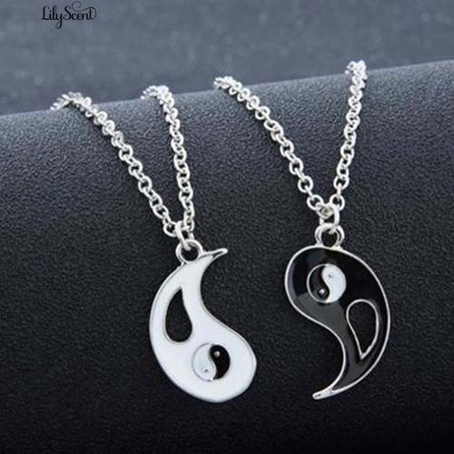 2 Pcs Hitam Putih Yin Yang Berongga Kalung Pasangan Sister Friend