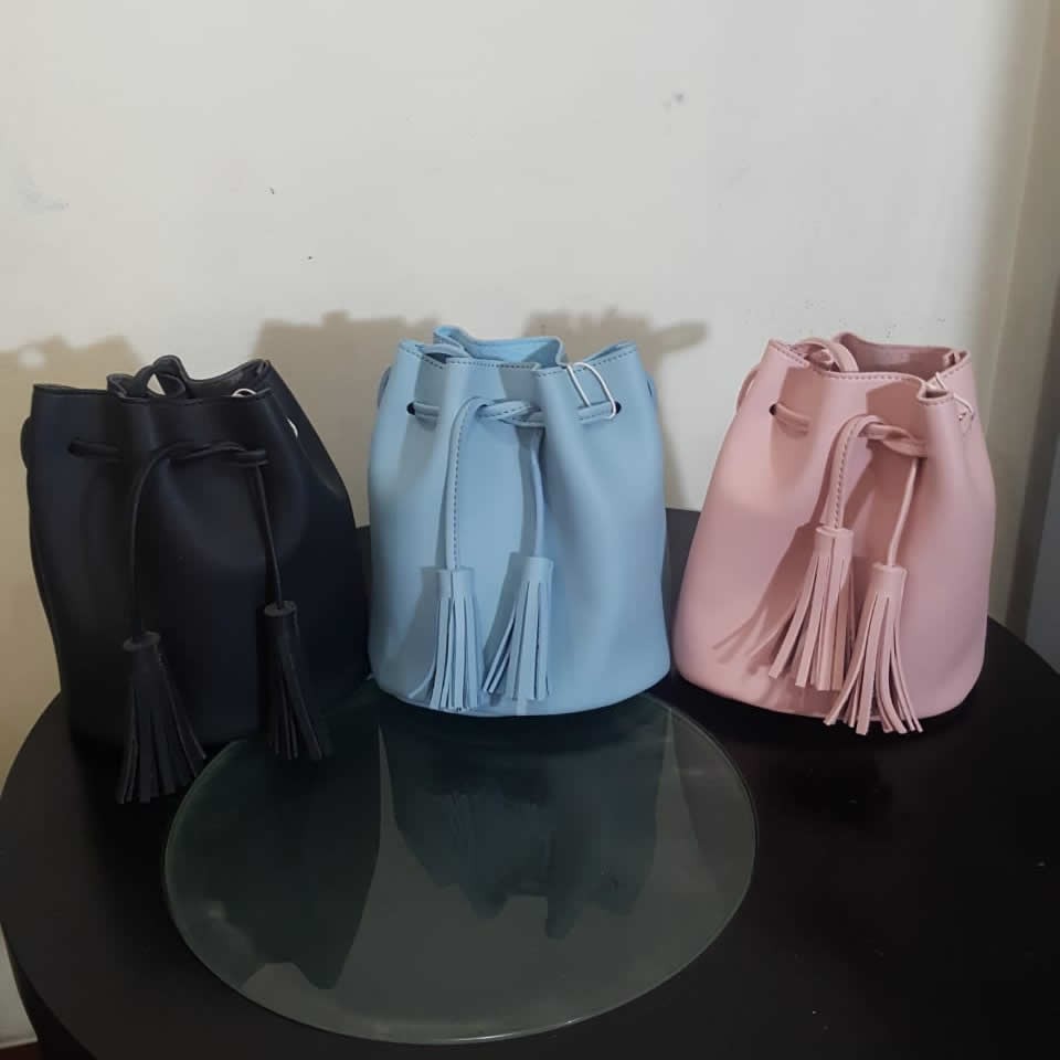  Miniso  Bucket Bag Tas  Selempang  Wanita  Serut Warna Pastel 