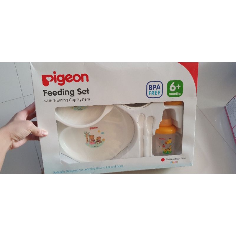 Pigeon feeding set