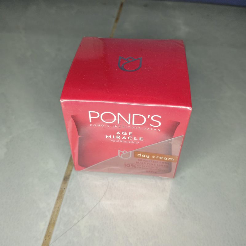 Pond's Age Miracle Day cream