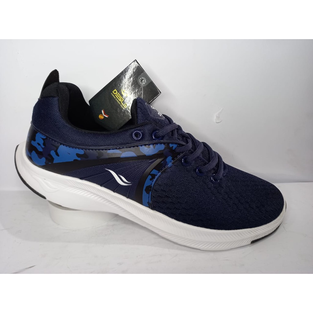 Sepatu Desle Pria
