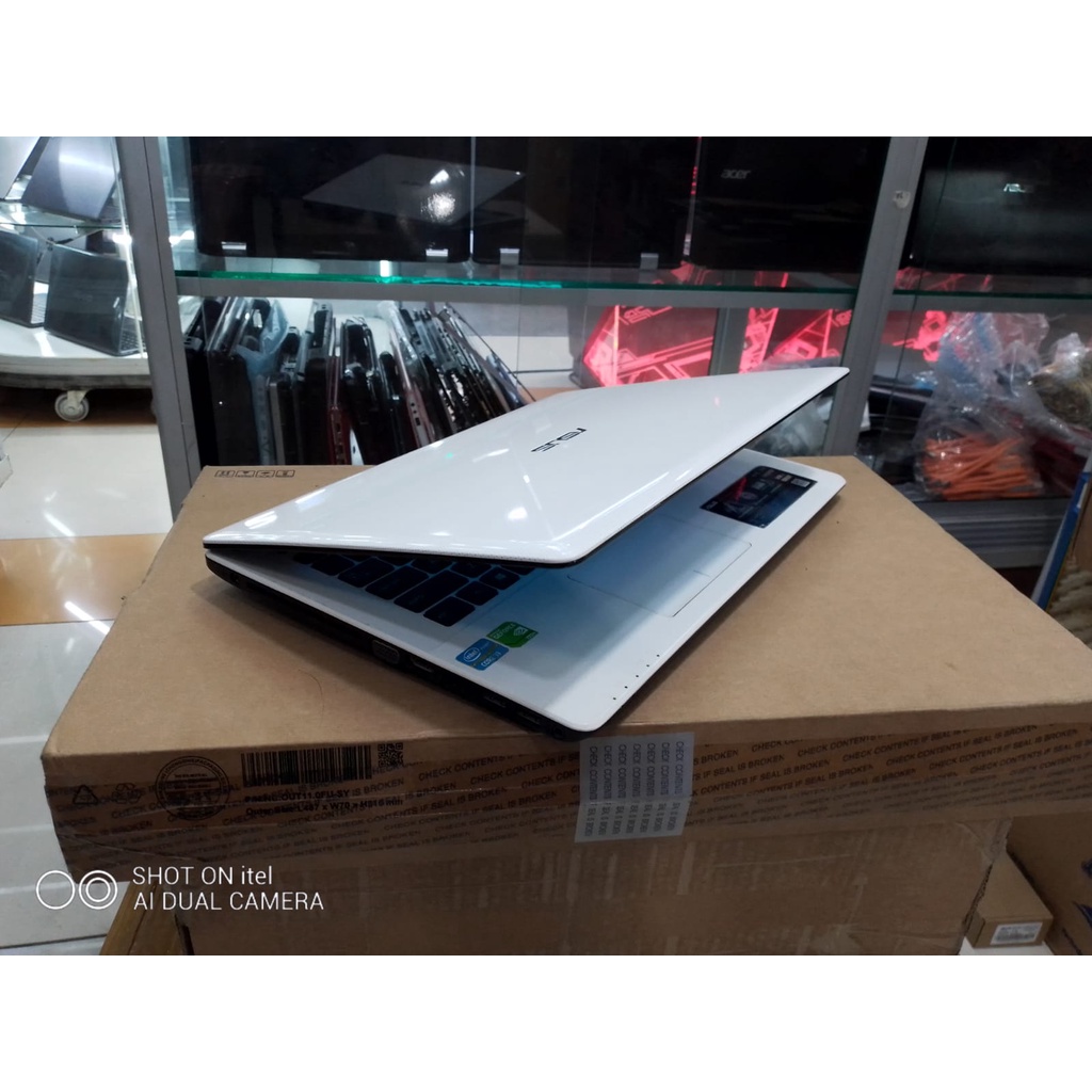 LAPTOP LEPTOP ASUS i3 HDD 500GB  VGA NVIDIA 2GB  GENERASI BARU WINDOWS10  SIAP PAKAI