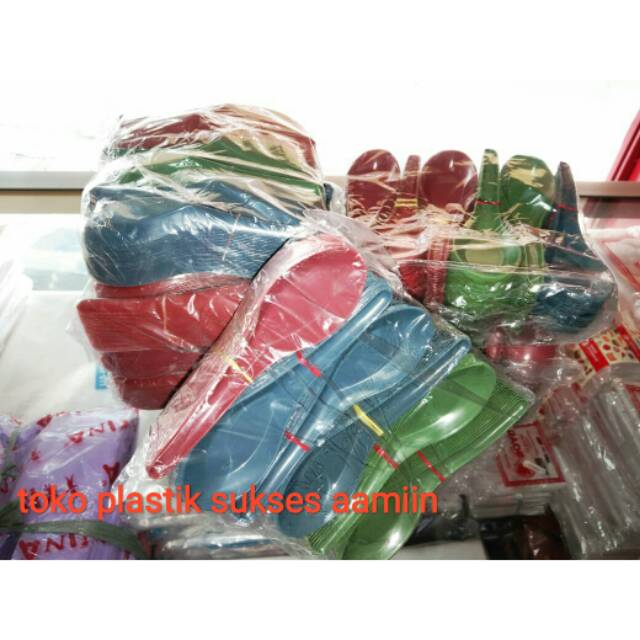 Sendok bebek warna warni