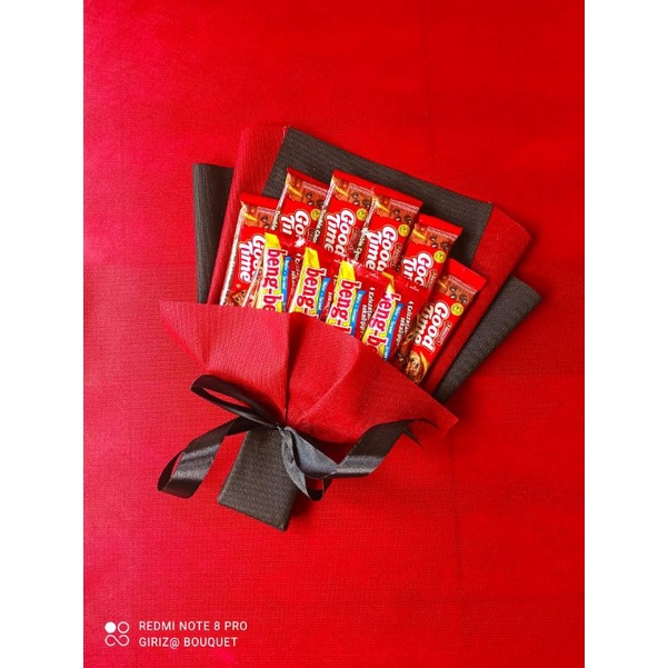 

Buket snack untuk hadiah hampers wisuda ulang tahun seminar proposal graduation