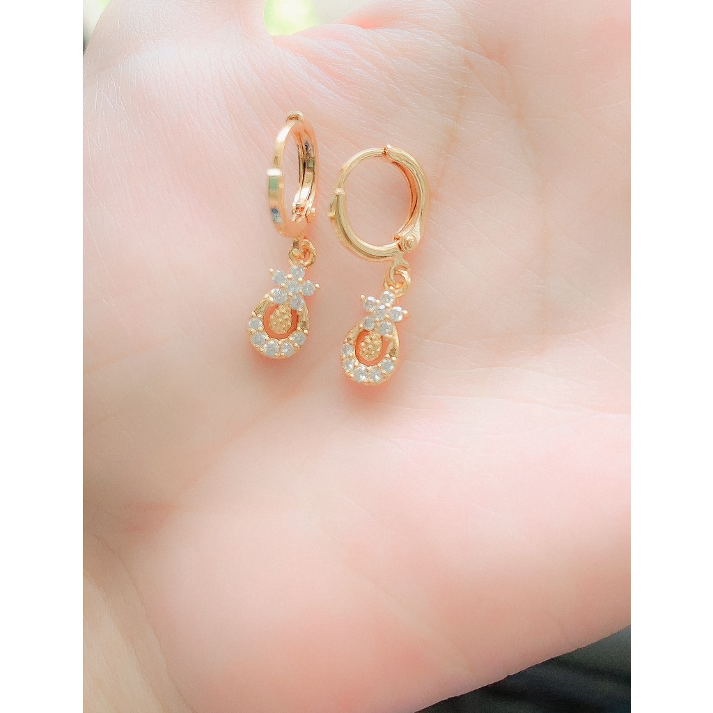 Anting Wanita Oval Drop Zirconia Gold Xuping-1