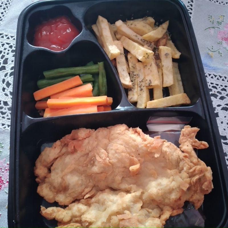 

AYAM LADA HITAM DENGAN KENTANG/NASI