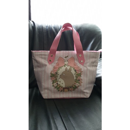LAST STOK TAS SATIN/TOTE BAG SOUVENIRS HAMPERS BIRTHDAY MANYUE