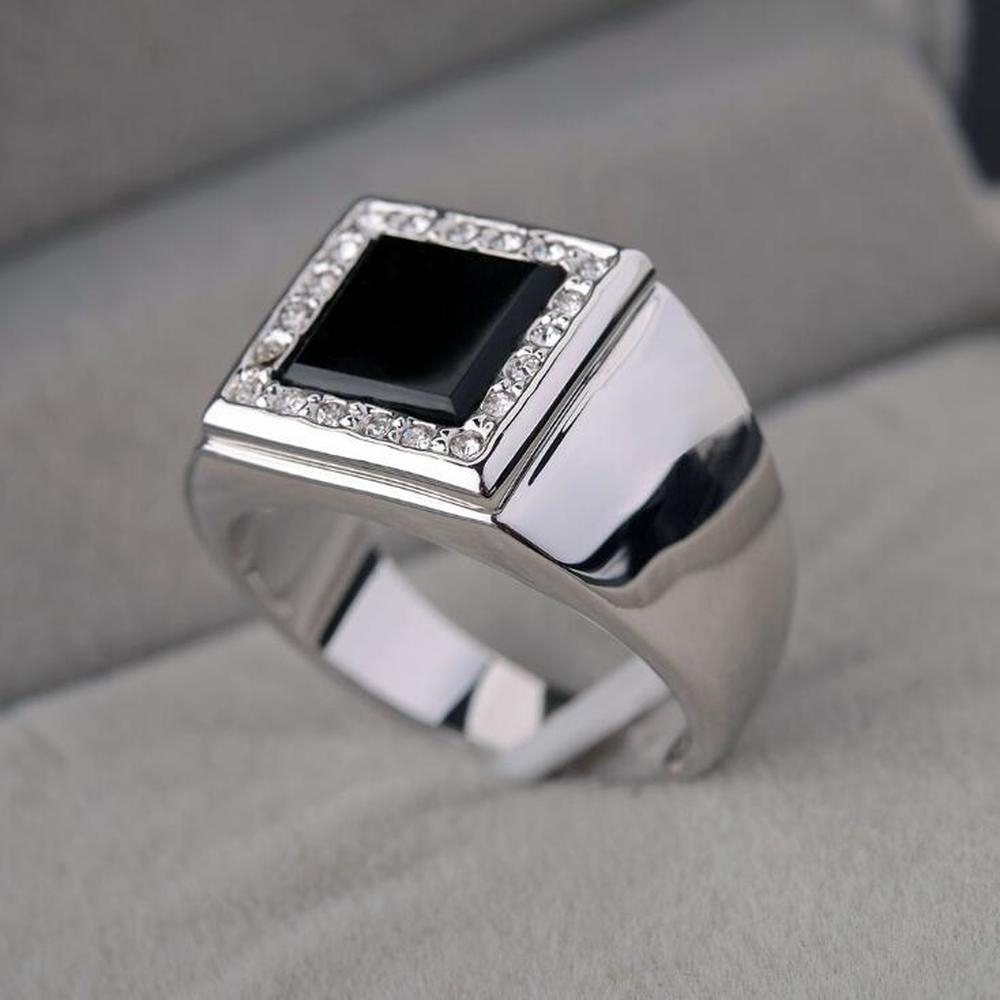 Cincin Pria Bahan Titanium Steel Warna Silver Hias Batu Permata Hitam Bentuk Kotak Untuk Pernikahan