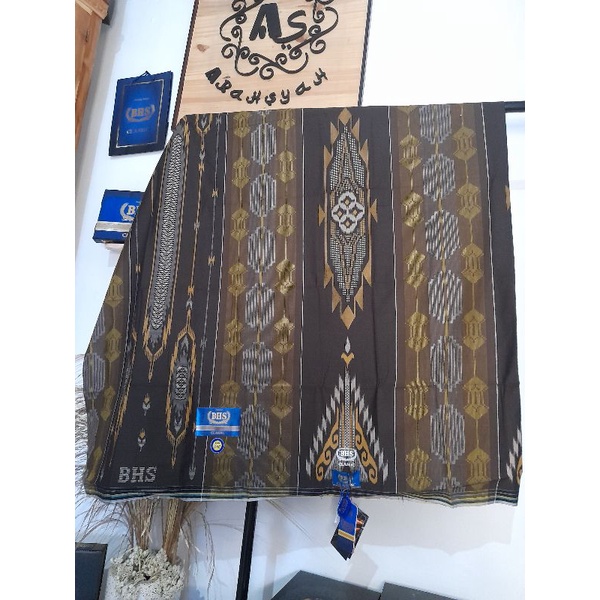 Sarung BHS Classic gold DKC coklat tua